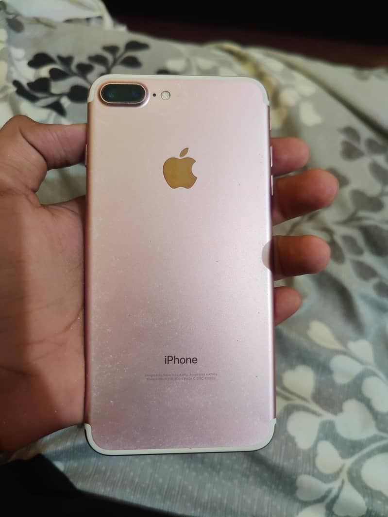 Apple iPhone 7 Plus 3