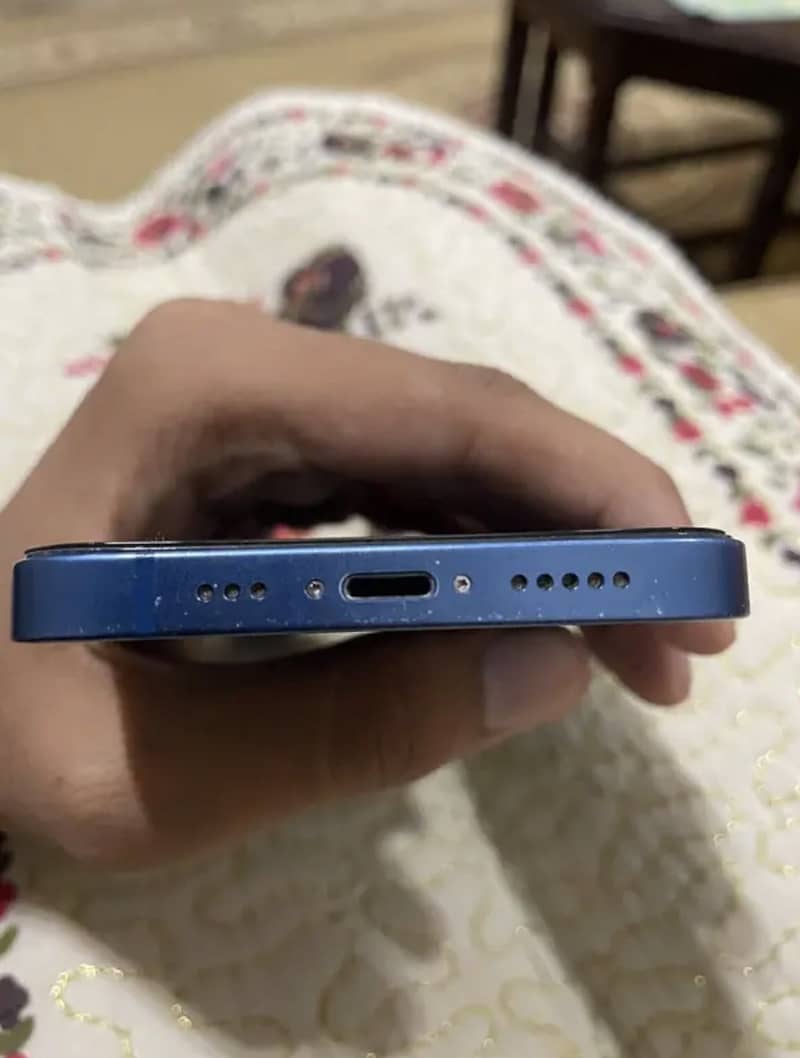 Apple iPhone 13 0