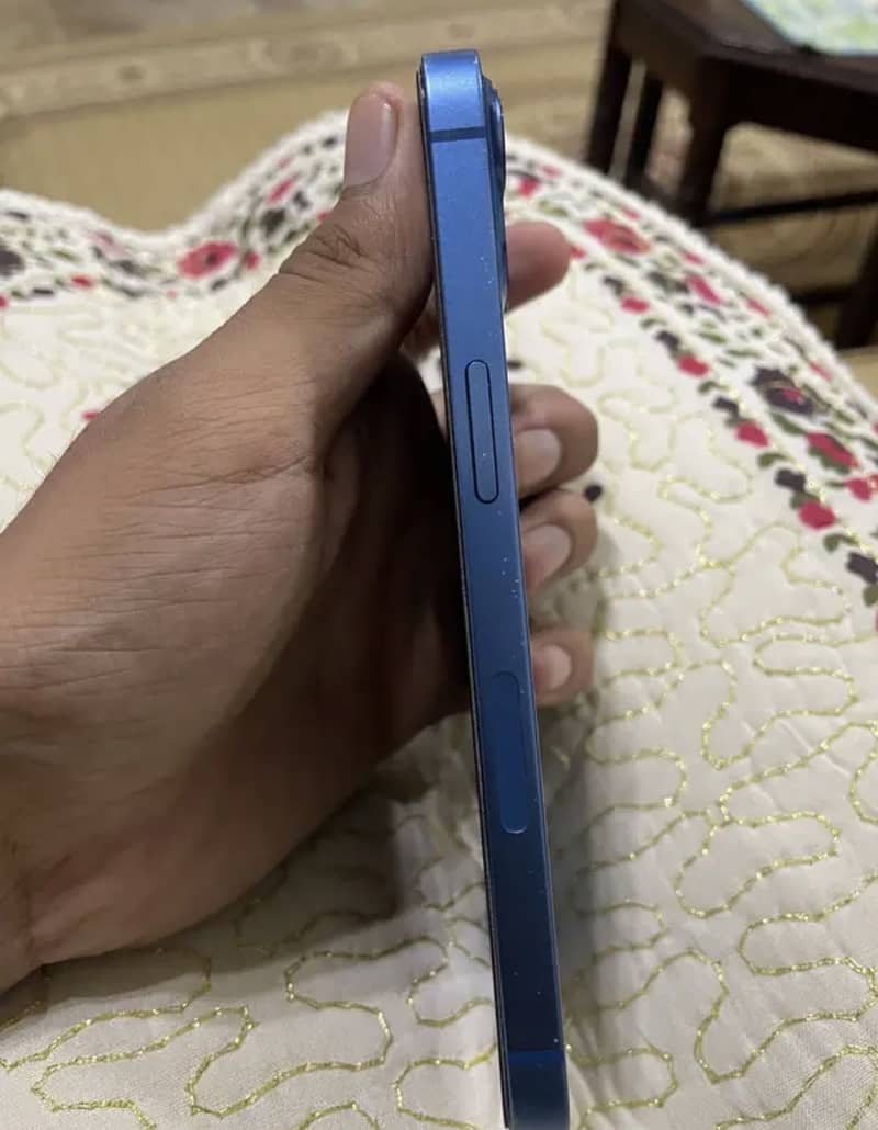Apple iPhone 13 1