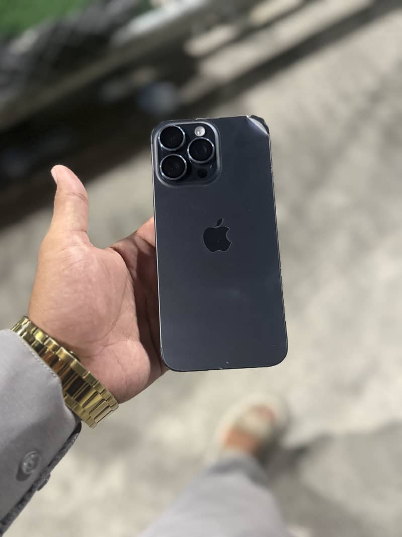 Apple iPhone 15 Pro Max 0