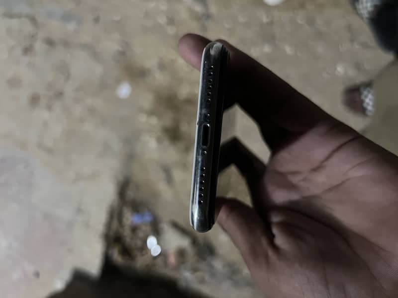 Apple iPhone X 3
