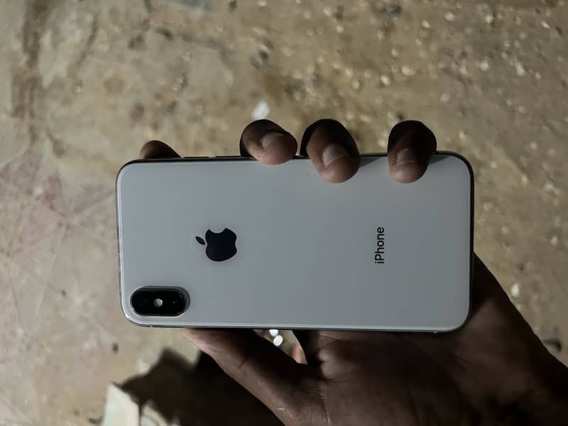 Apple iPhone X 4