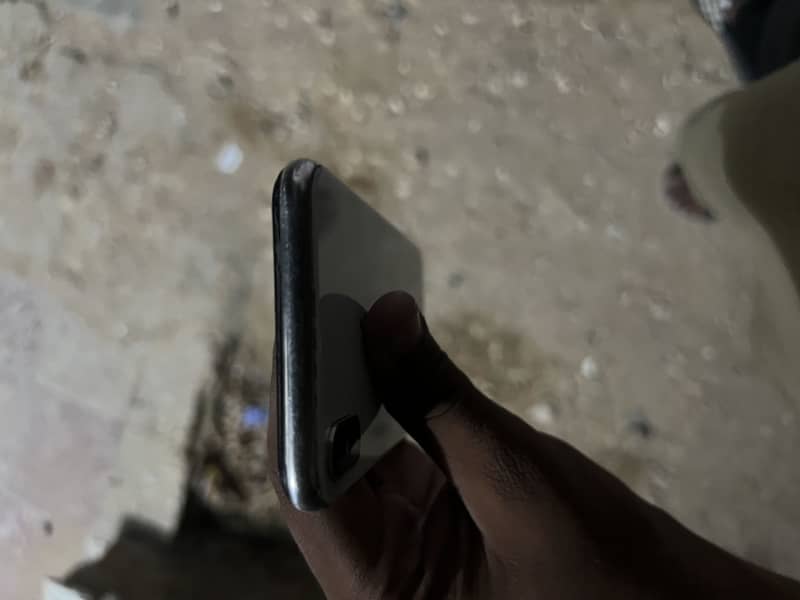 Apple iPhone X 6