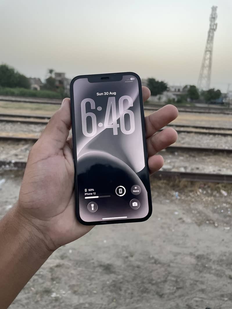 iPhone 12 3
