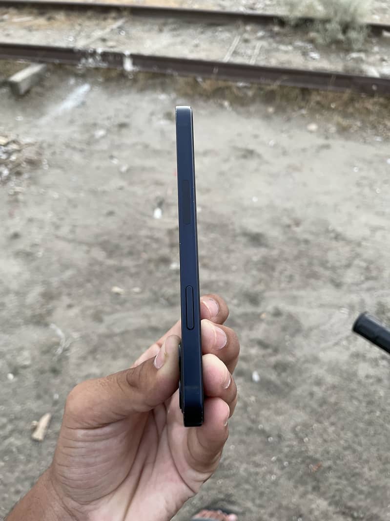 iPhone 12 5