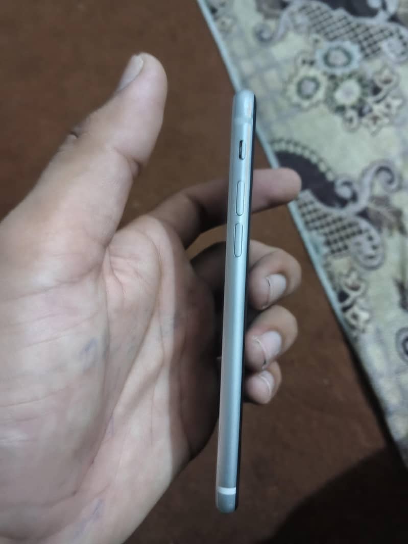 Apple iPhone SE 3