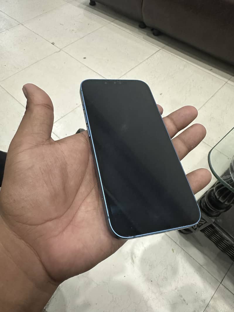 Apple iPhone 13 1