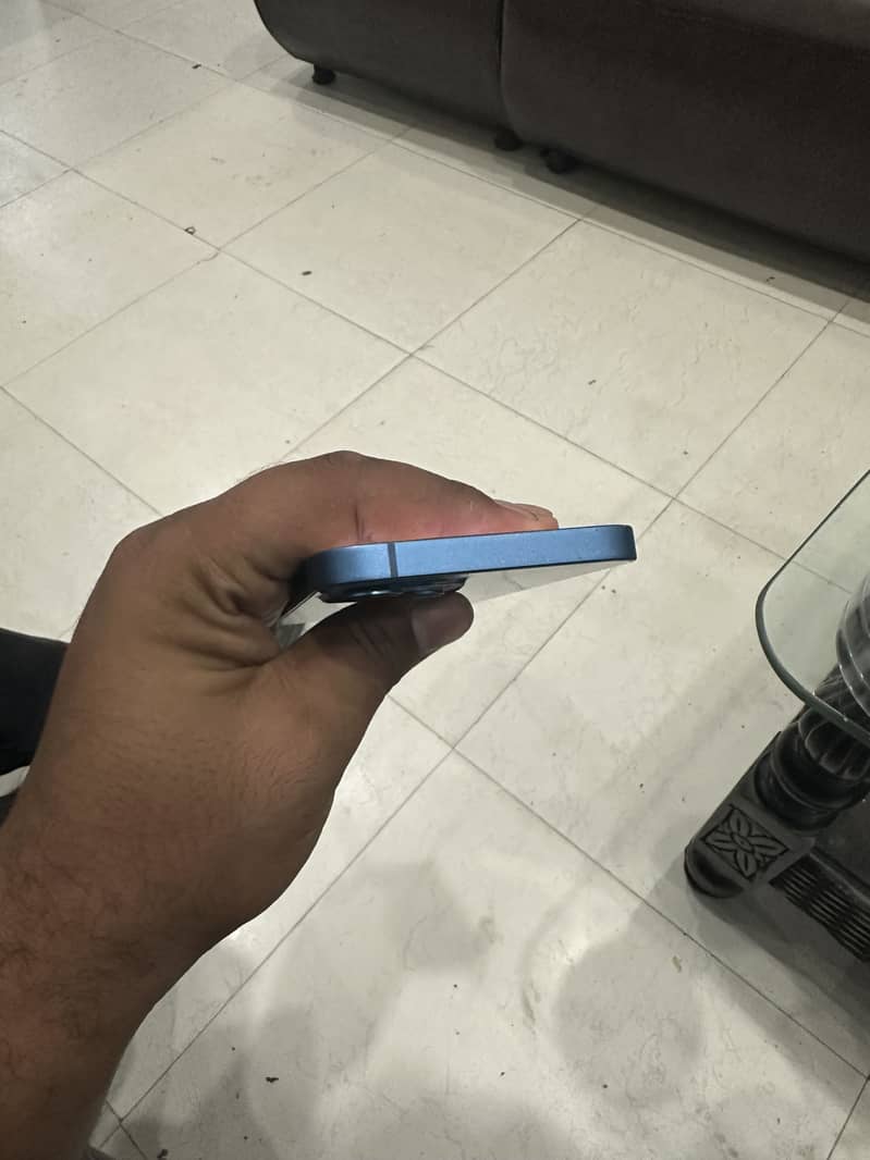 Apple iPhone 13 3
