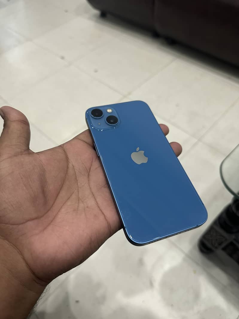 Apple iPhone 13 5