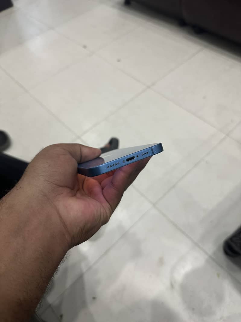 Apple iPhone 13 6