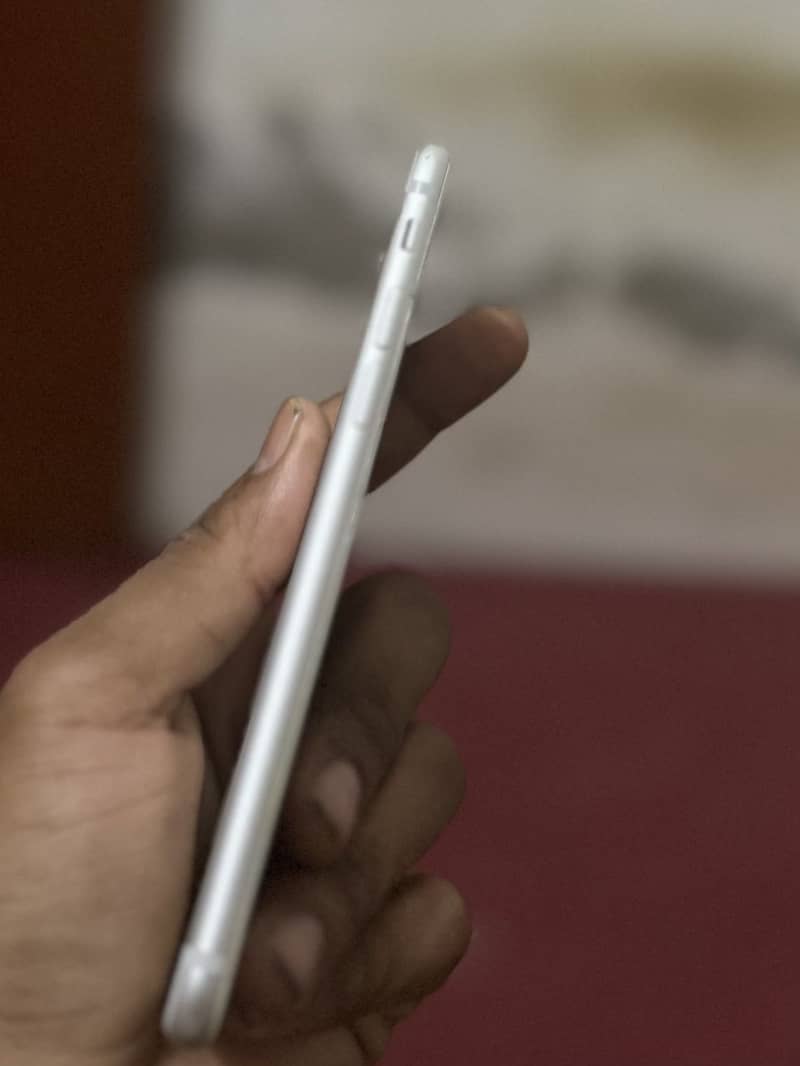 Apple iPhone 7 0
