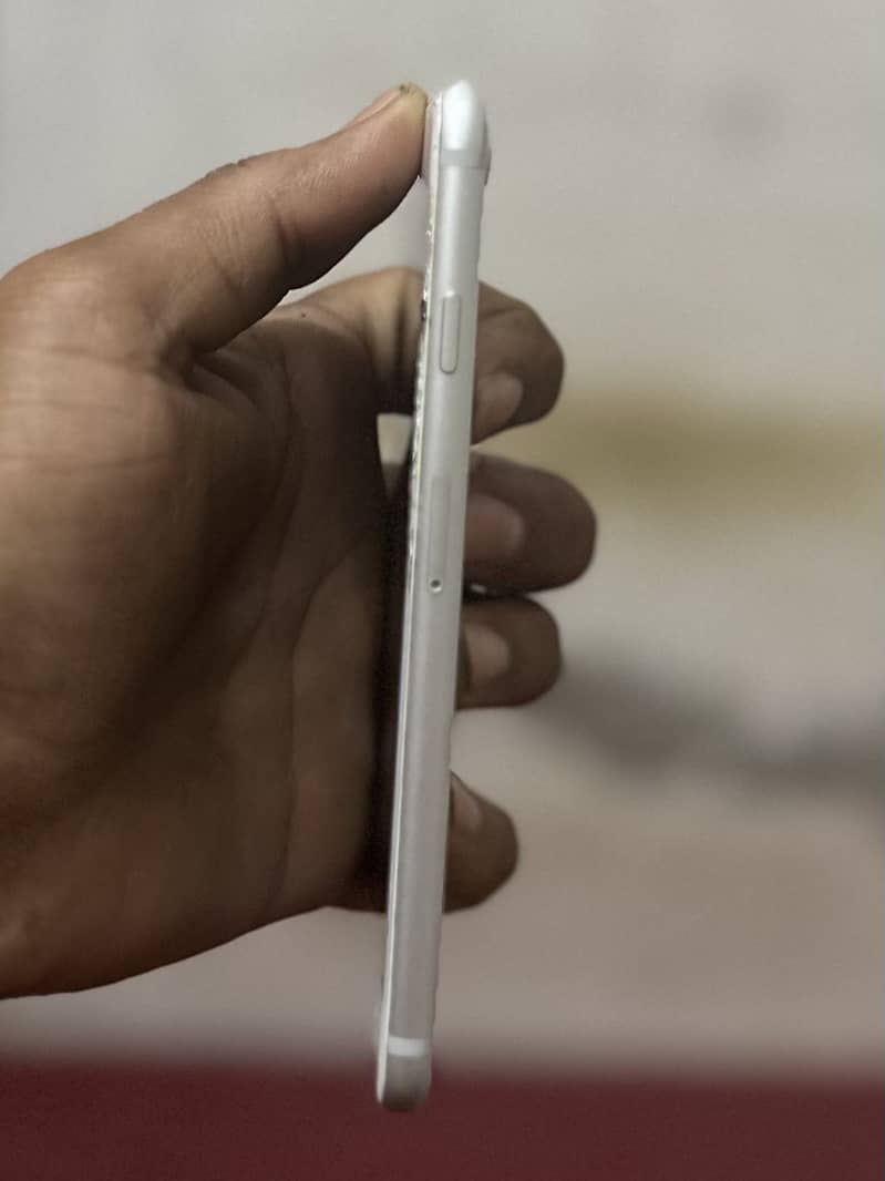 Apple iPhone 7 1