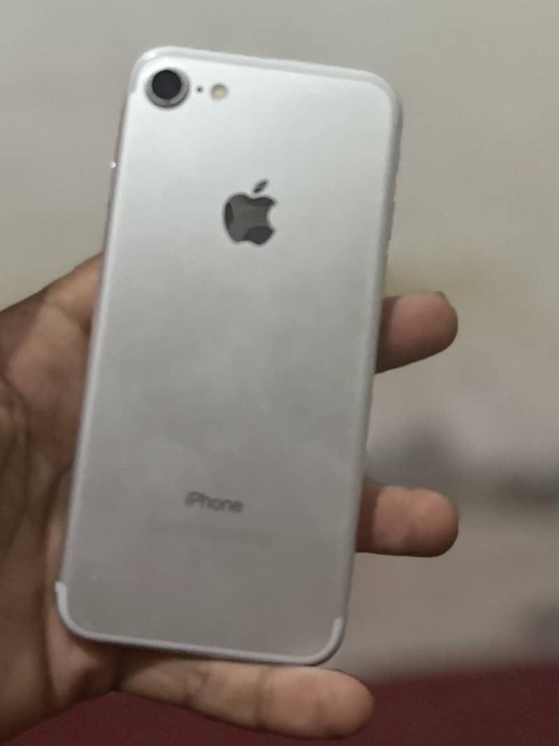 Apple iPhone 7 3