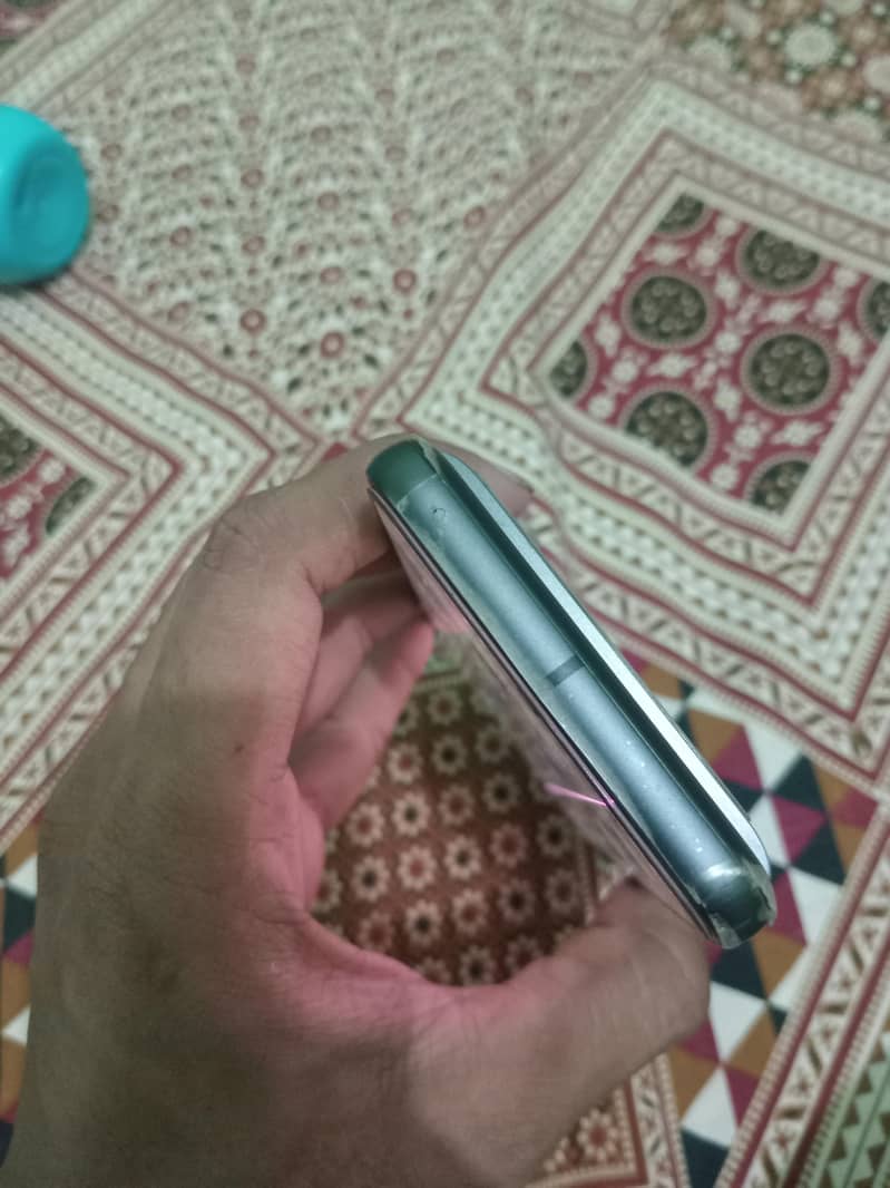 Google pixel 8 4