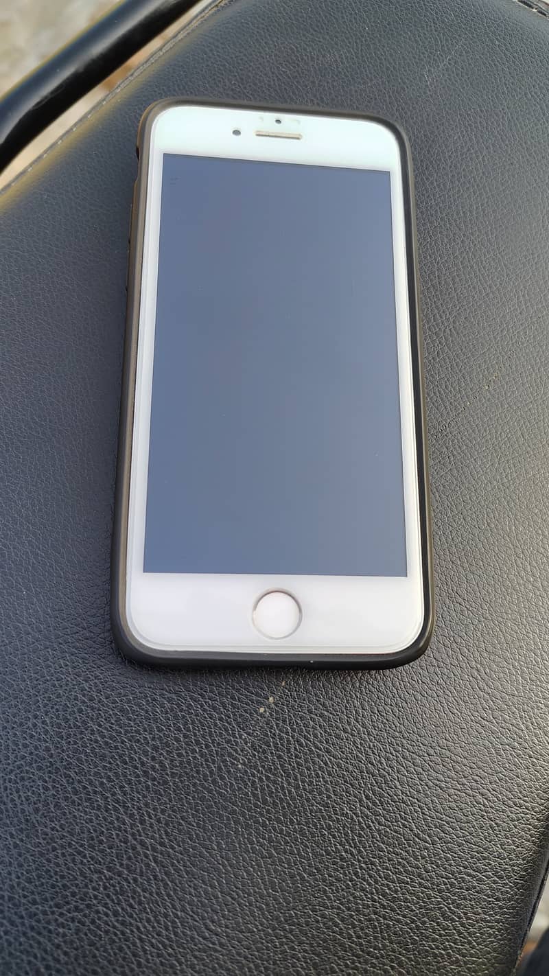 Apple iPhone 8 3