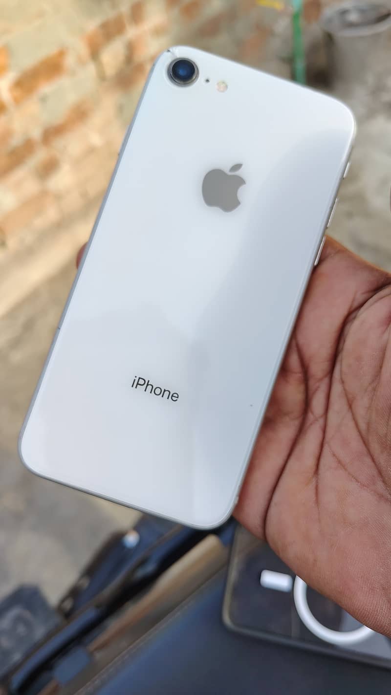 Apple iPhone 8 5