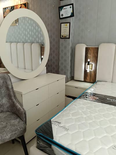 bed set for sale premium quality condition 10/9