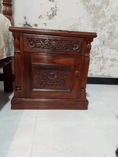 chinotti side table