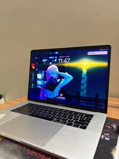 Macbook Pro 2018 15' | 16/256