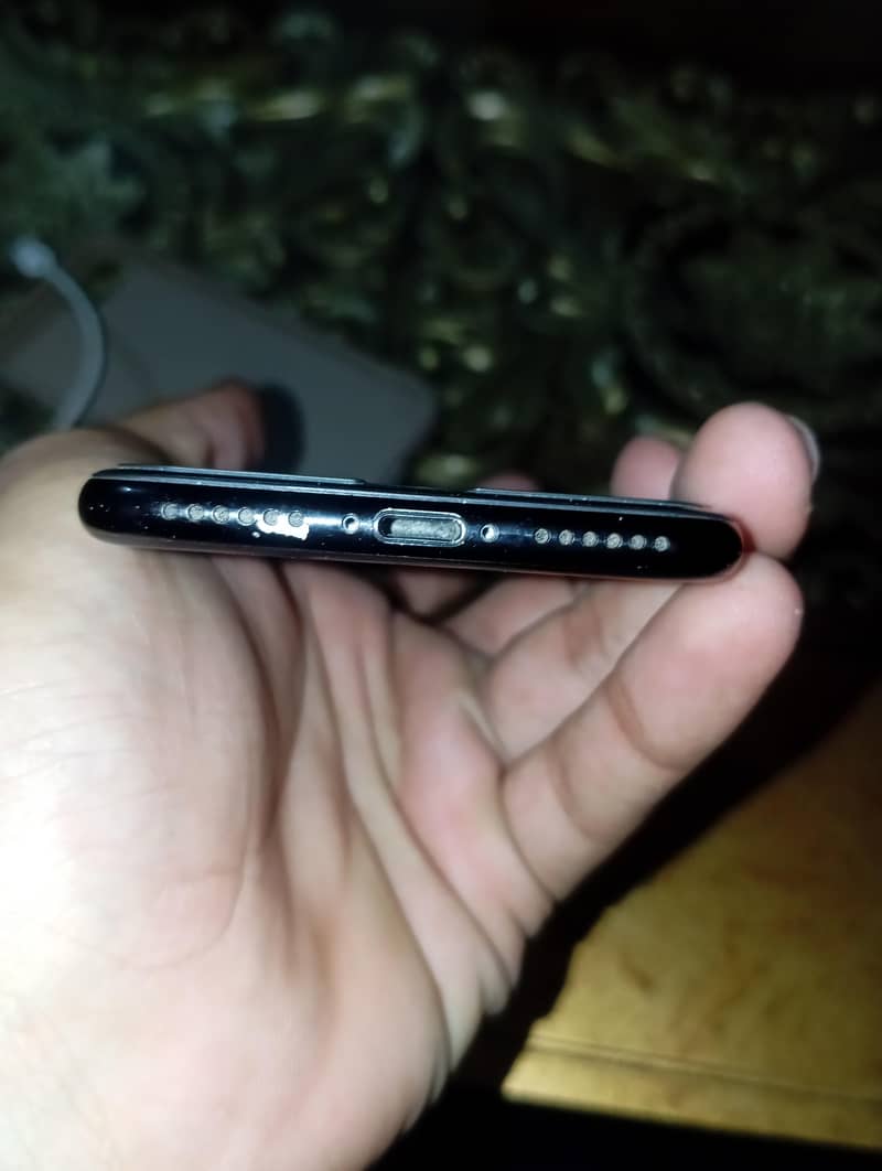 Apple iPhone 7 3