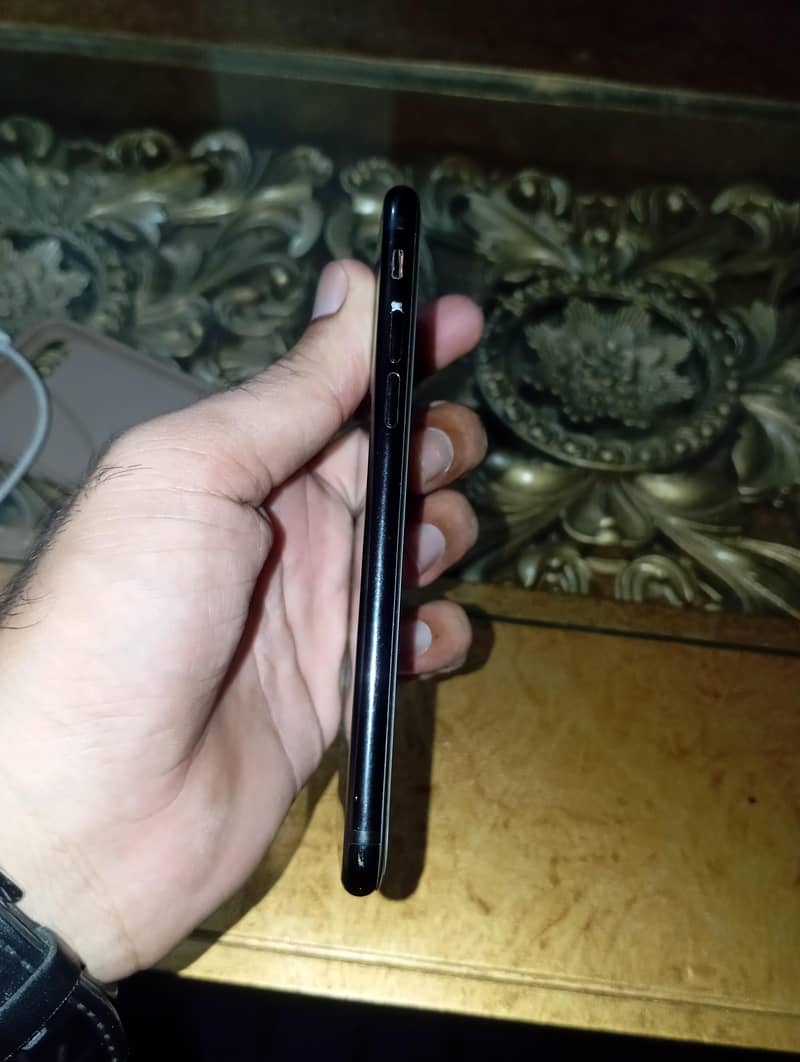 Apple iPhone 7 4
