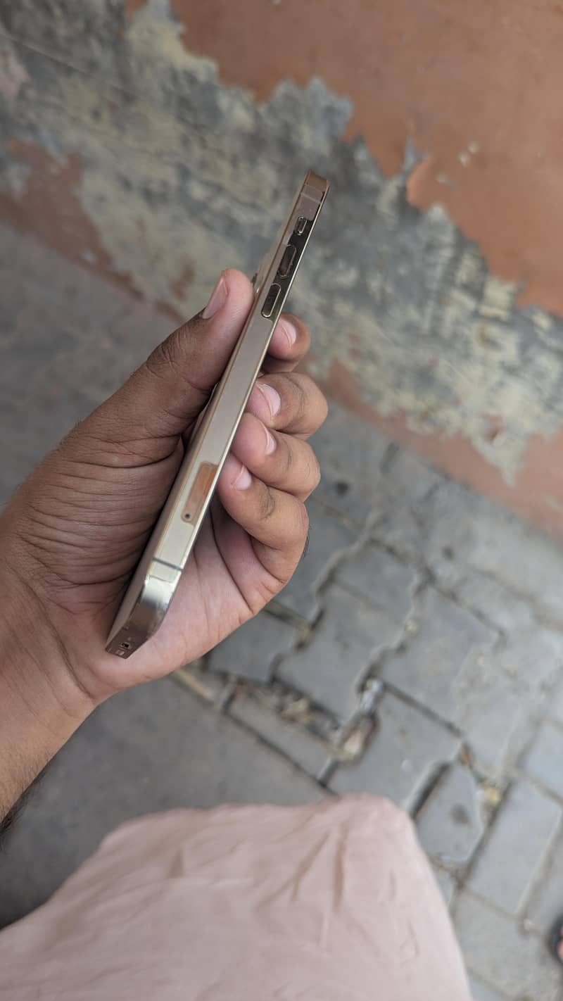 Apple iPhone 12 Pro 8