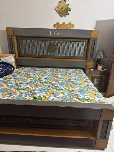 Double bed King Size for sale-Room furniture