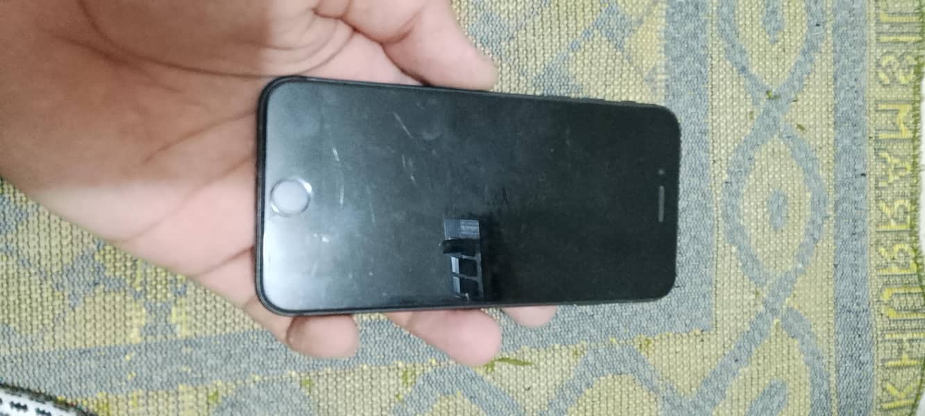 Apple iPhone 7 0