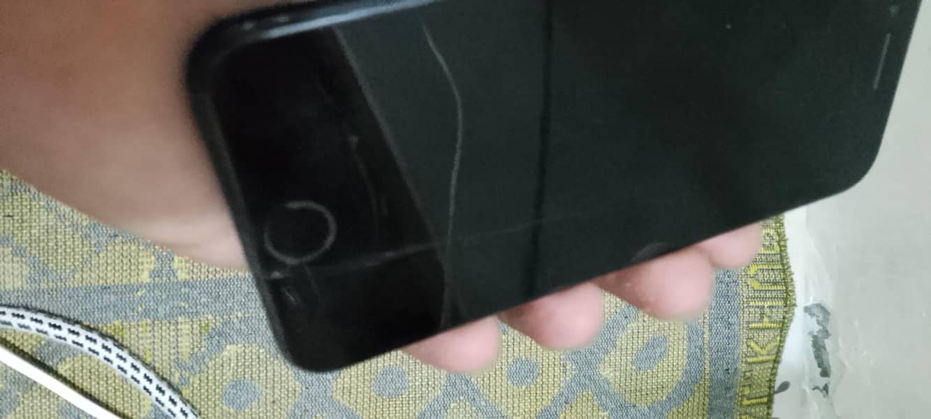 Apple iPhone 7 2