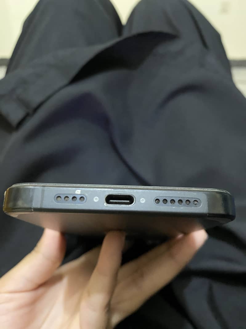 Apple iPhone 15 Pro Max 3