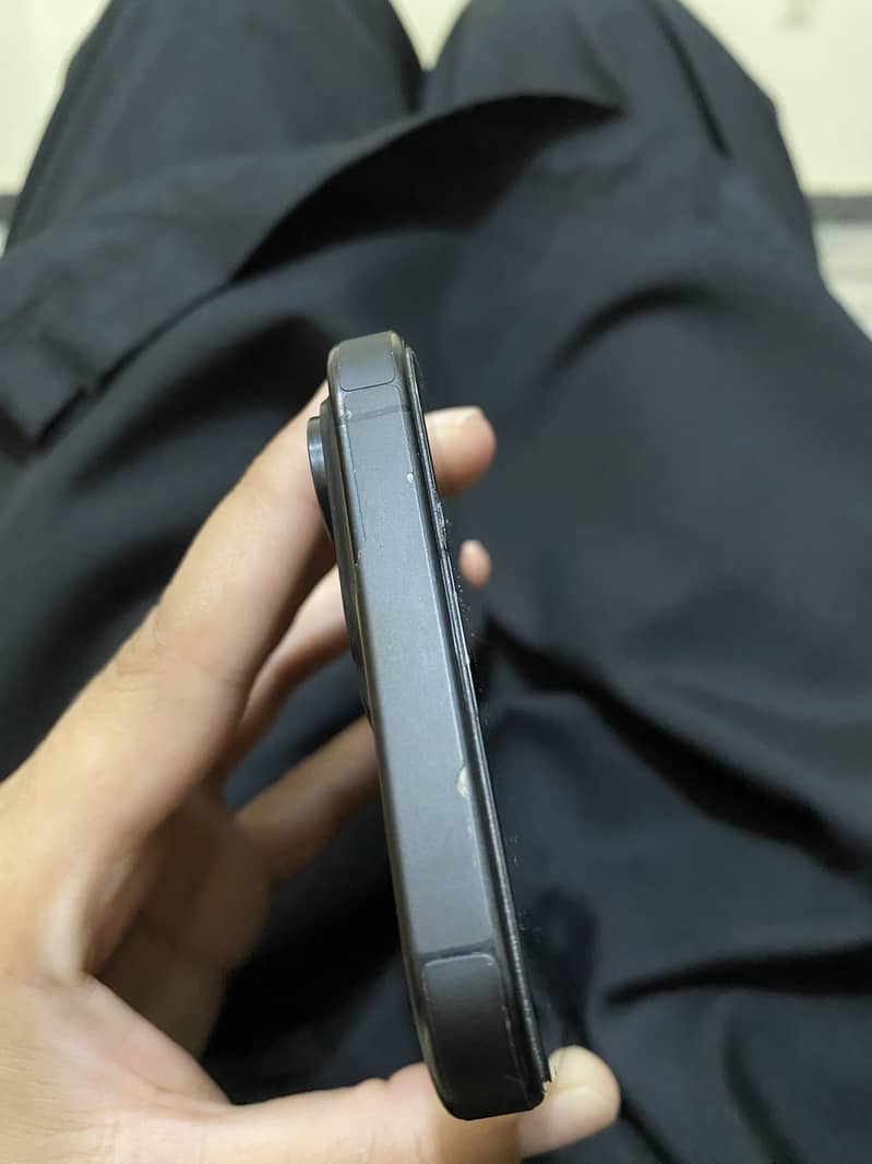 Apple iPhone 15 Pro Max 5