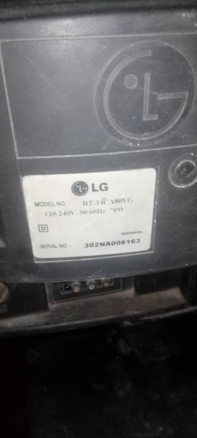 tv or taraliy  LG brand tv 14,,