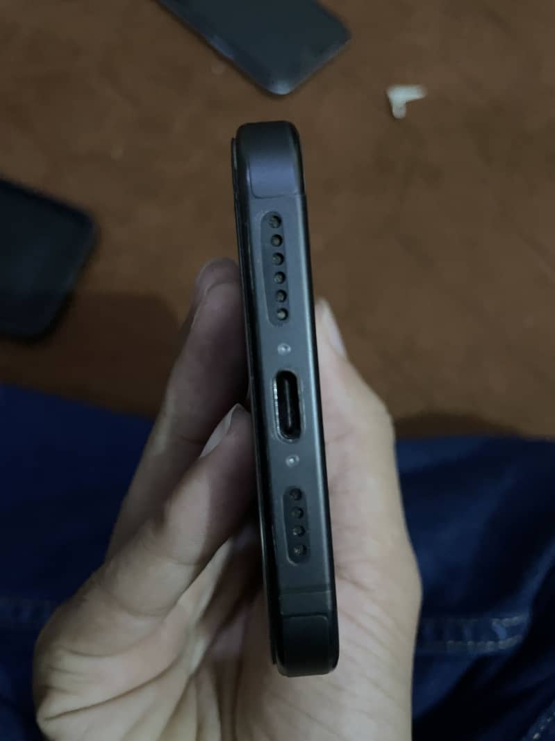 Apple iPhone 15 Pro Max 3