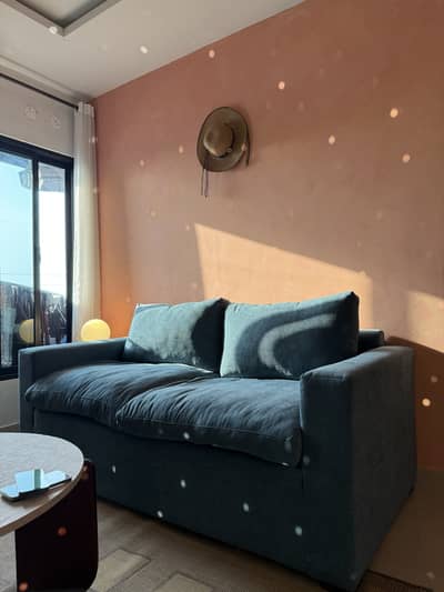 2 Seater Custom Made Couch/Sofa with 4 Large Cushions