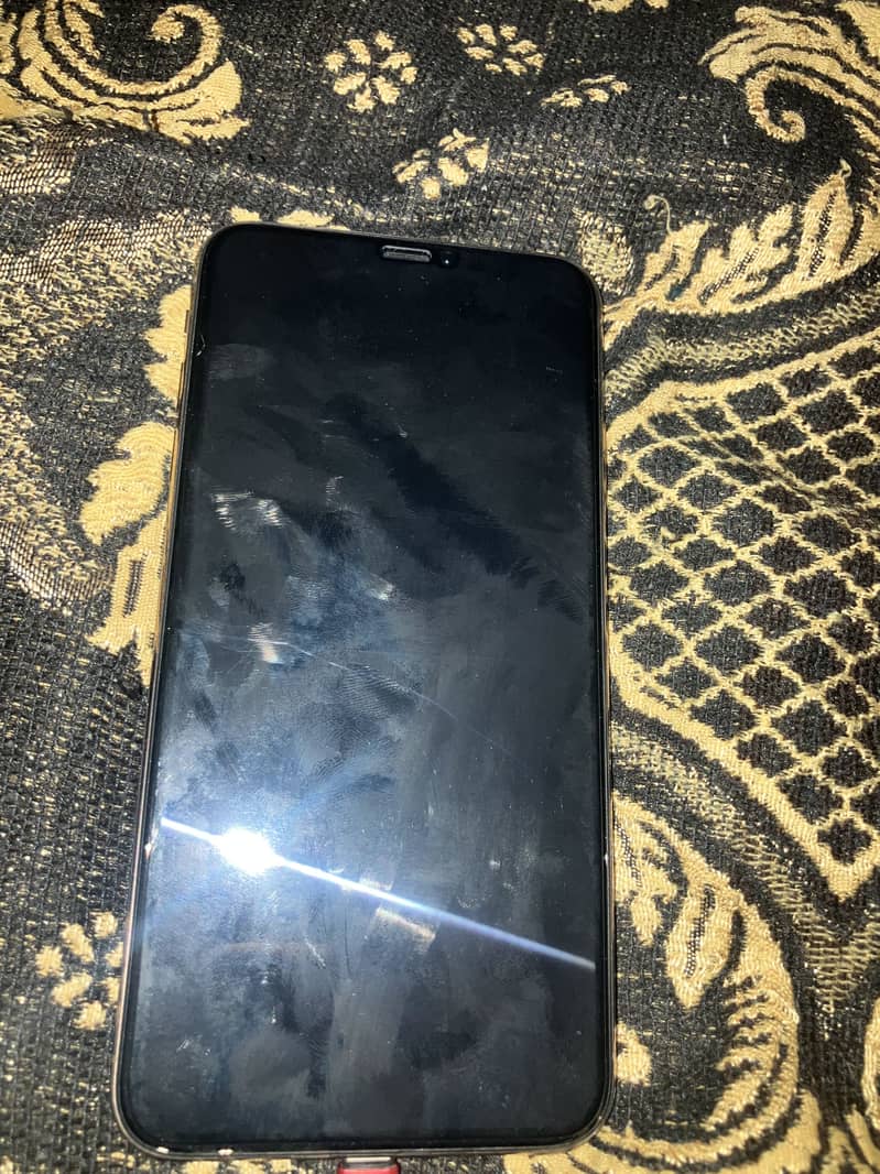 Apple iPhone XS Max 1