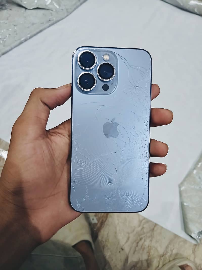 Apple iPhone 13 Pro 1