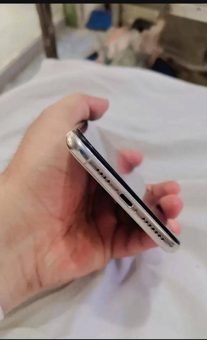 Apple iPhone 11 Pro Max 3
