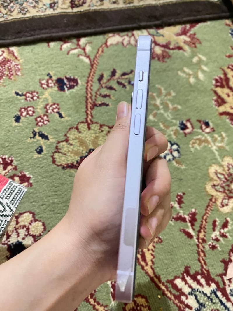 Apple iPhone 14 3