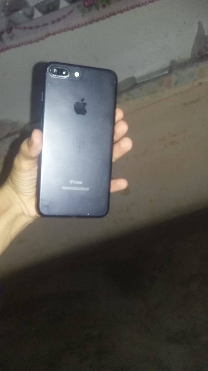 Apple iPhone 7 Plus 1