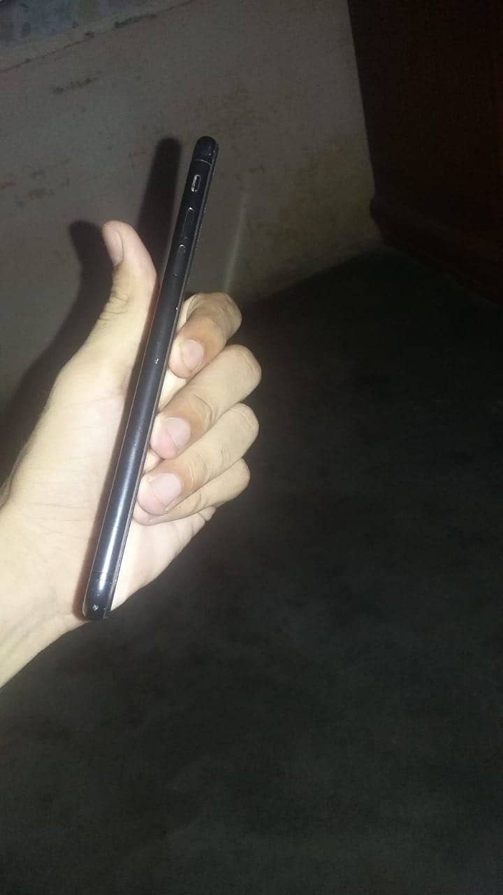 Apple iPhone 7 Plus 3