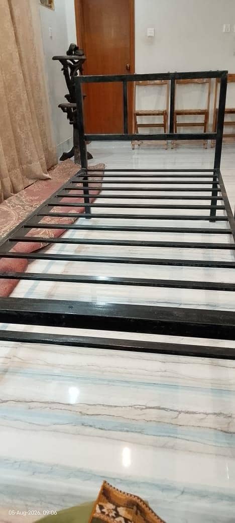 solid iron bed 2