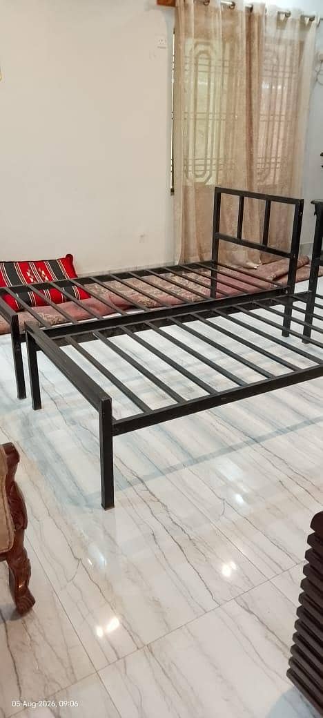 solid iron bed 4