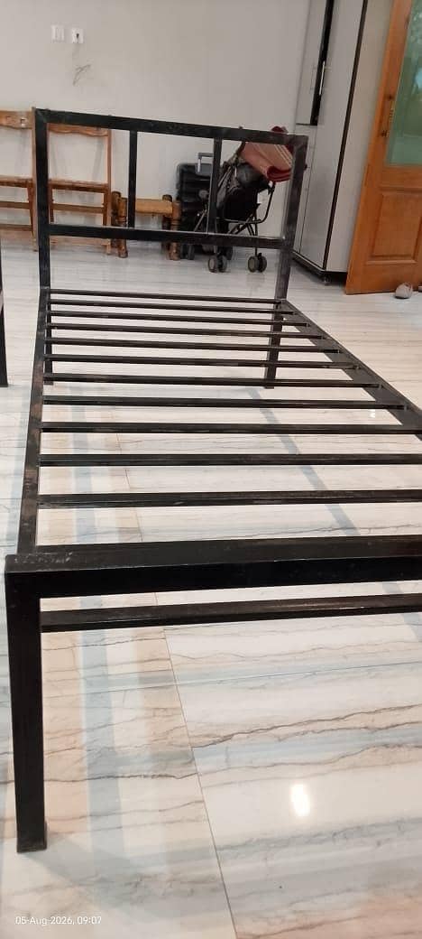 solid iron bed 5
