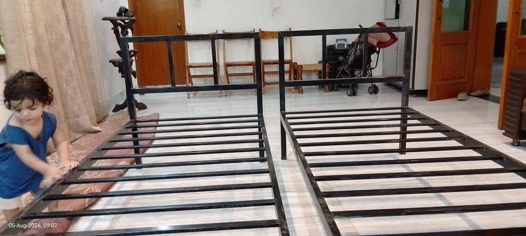 solid iron bed 6