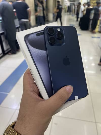 Apple iPhone 15 Pro Max Factory unlocked Water pack