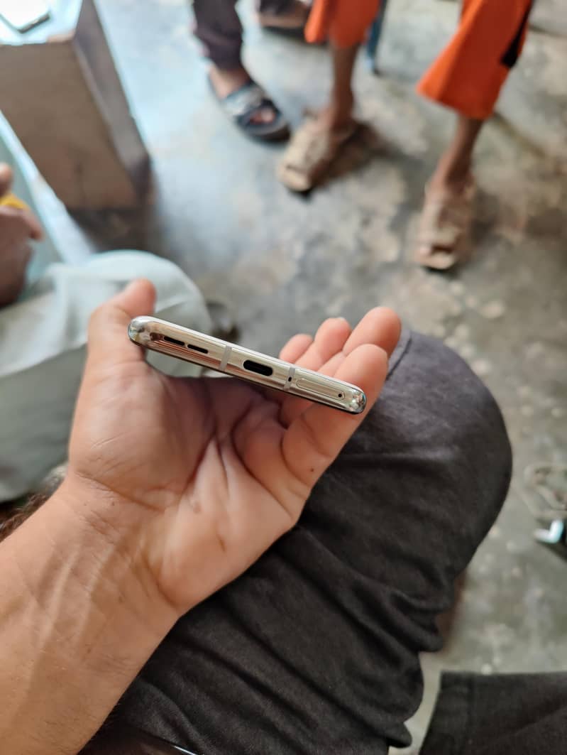 One Plus 10 Pro 3