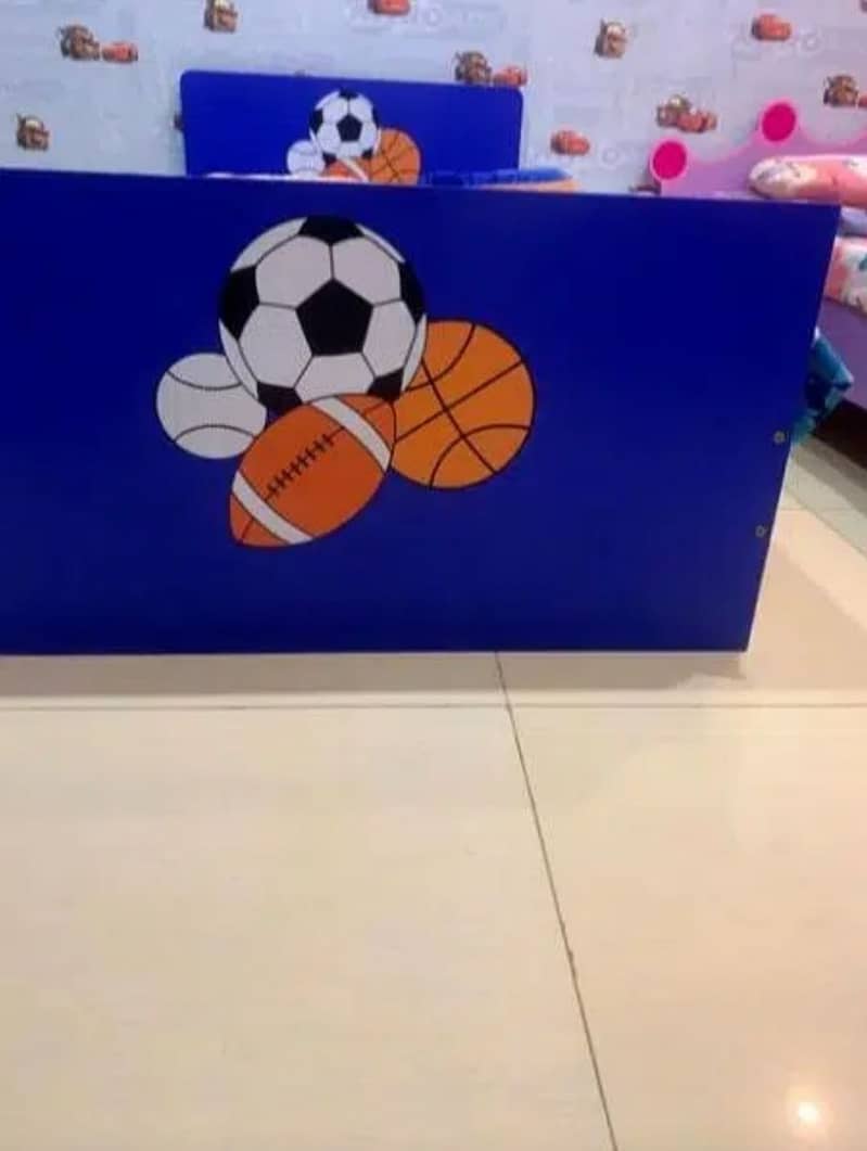 Kids bed one side table 2