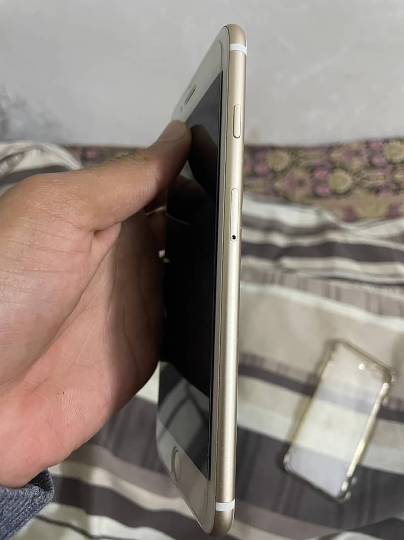 Apple iPhone 7 Plus 1