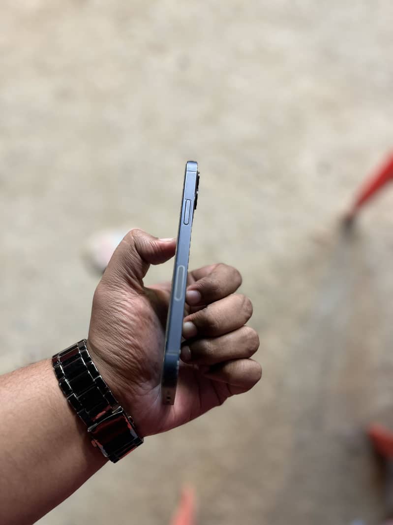 Apple iPhone 12 2