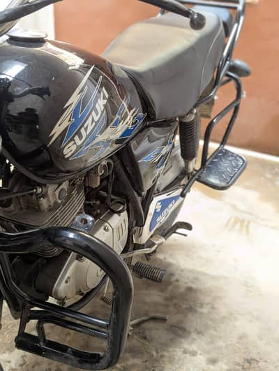 Suzuki gs 150 SE
